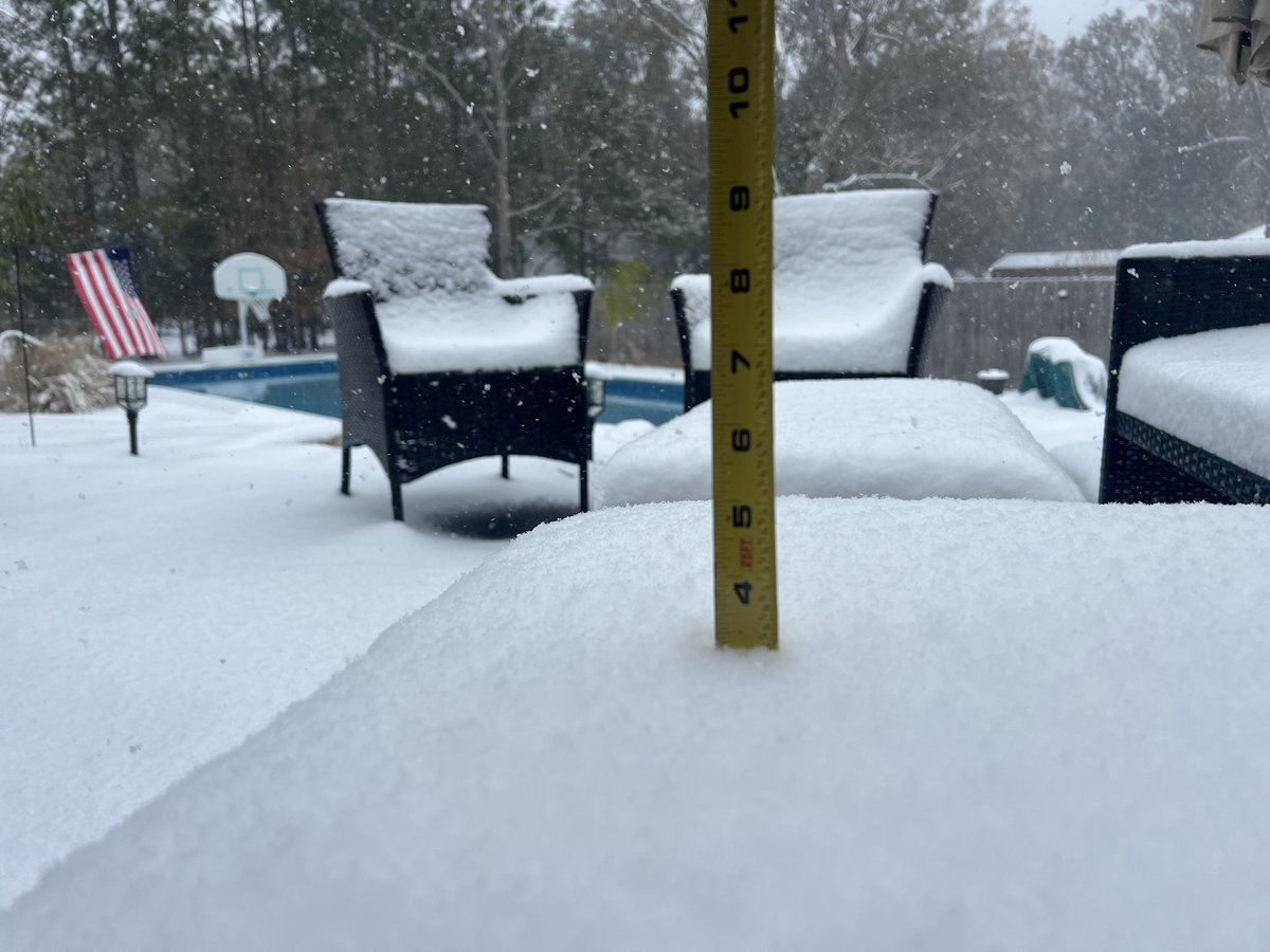 MarcD_Anderson's tweet image. Over 3 inches of snow in Foley and counting. The last inch accumulated in less than 45 minutes. @NWSMobile #alwx