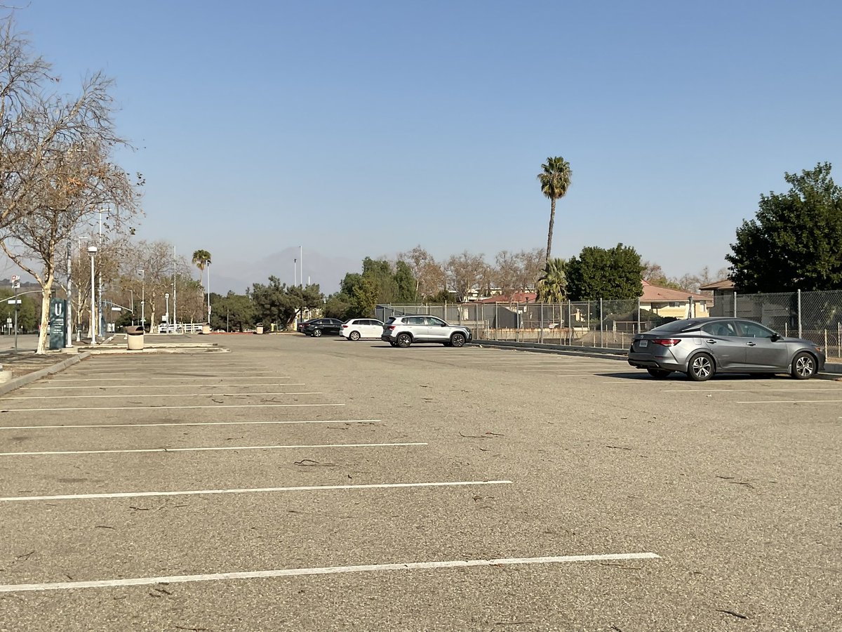 CPP_PTS's tweet image. Starting off this Tuesday and the 1st day of the spring semester with good news!🚗 Plenty of parking spots available in Lots B, F10, U, and Parking Structure 2. Here's to a great week and a smooth semester ahead!📚