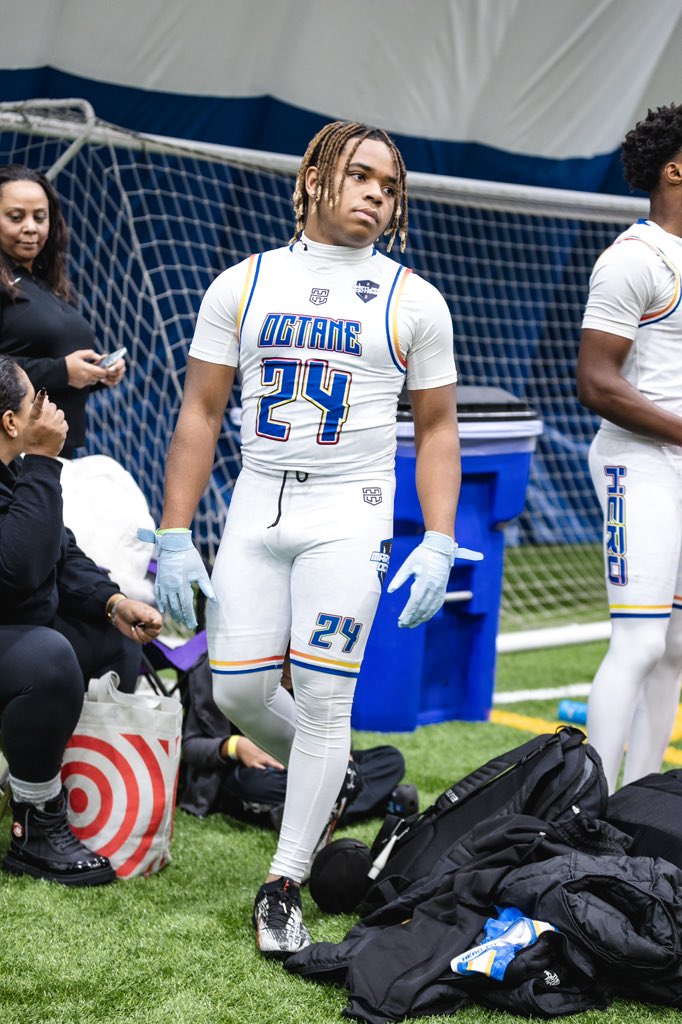 Nasirj27's tweet image. Foot on the gas, slow up for what? #FTOS #Octane #RB2028 #GCFootball