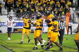 After a great conversation with <a href="/Jay_Clem_/">Jay Clements</a> I’m grateful to receive an offer from <a href="/kennesawstfb/">Kennesaw State Football</a> 
#AGTG 
<a href="/coachtison/">Don Tison</a> <a href="/CoachGGrady/">Garrett Grady</a> <a href="/CoachBelker/">Mitch Belker</a>