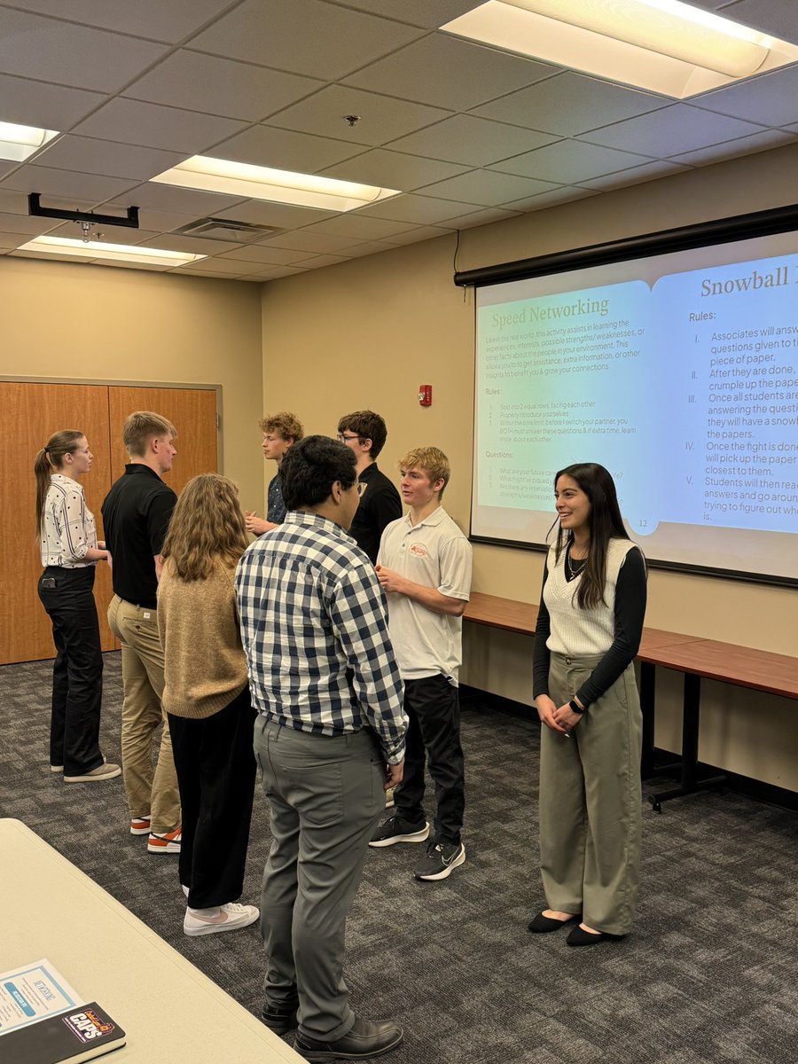 JordanMenning's tweet image. Thank you @s_ocaps for hosting @bh_caps &amp;amp; @clcaps for our networking event! One associate said it best, “New connections can lead to new opportunities. Look for ways to connect with others.” We may have enjoyed a quick stop @jimmyjohns on the way as well! 🥪