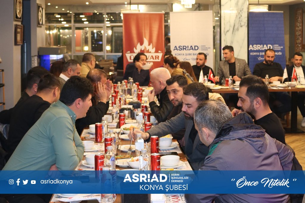 Asriad Konya Şubesi Haftalık Rutin Yönetim Toplantısını Üyemiz ÜNÜVAR IZGARA İşletme Sahibi Hüseyin ÜNÜVAR'ın İkramları ve Ev Sahipliği İle Gerçekleştirdi. 

#türkiye #konya #asriad #asriadkonya #gençasriad #gençasriadkonya #toplantı