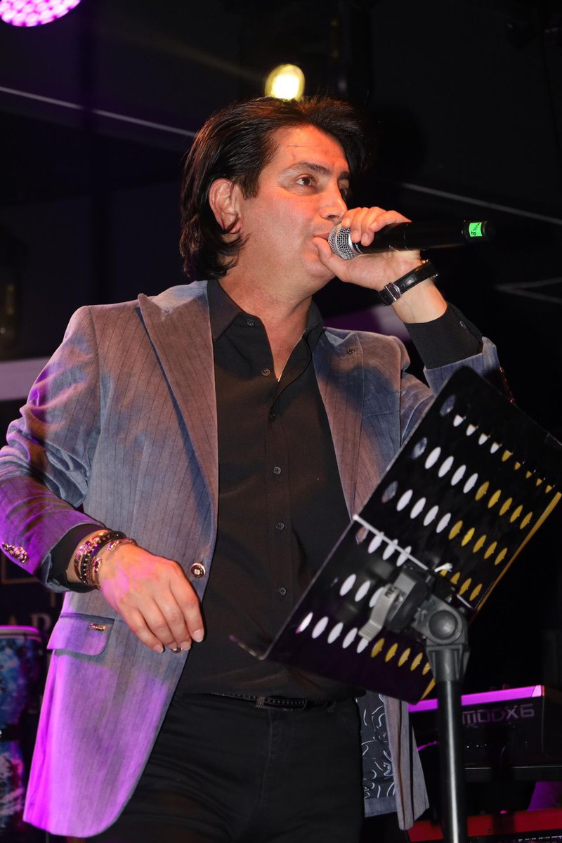 Ünlü popçu Murat Başaran sahneye Ferdi Tayfur’un‘Emmoğlu’şarkısıyla çıkan Murat Başaran‘Hatıran Yeter’ ve ‘İçim Yanar’ şarkılarını seslendirdi “Ferdi abi ile tanışırdık.Çok severdim.Türkiye için bir değerdi.Şarkılarıyla, besteleriyle,söz yazarlığıyla önemli bir insandı”dedi.