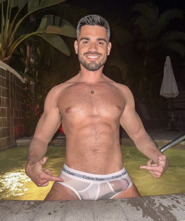 maspalo75's tweet photo. #bulge #bulto https://t.co/xPkyvDm4TD