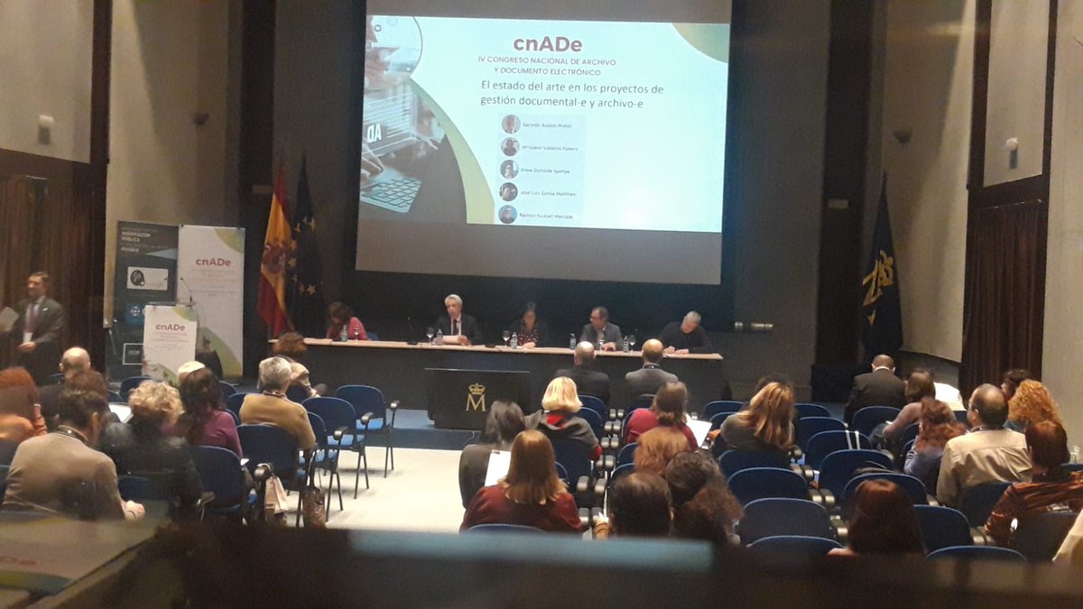 📢 ¡En marcha en el auditorio! Mesa presencial: "El estado del arte en los proyectos de gestión documental-e y archivo-e" 🗂️🏛️
🔹 Un recorrido por la situación en CC AA y la AGE.
🔹 Modera: <a href="/GerardoBustosP/">@🙋🏻‍♂️🚀🤗😘Gerardo Bustos</a> de <a href="/Haciendagob/">Ministerio de Hacienda</a> #IVcnADe #Archivo #GestiónDocumental