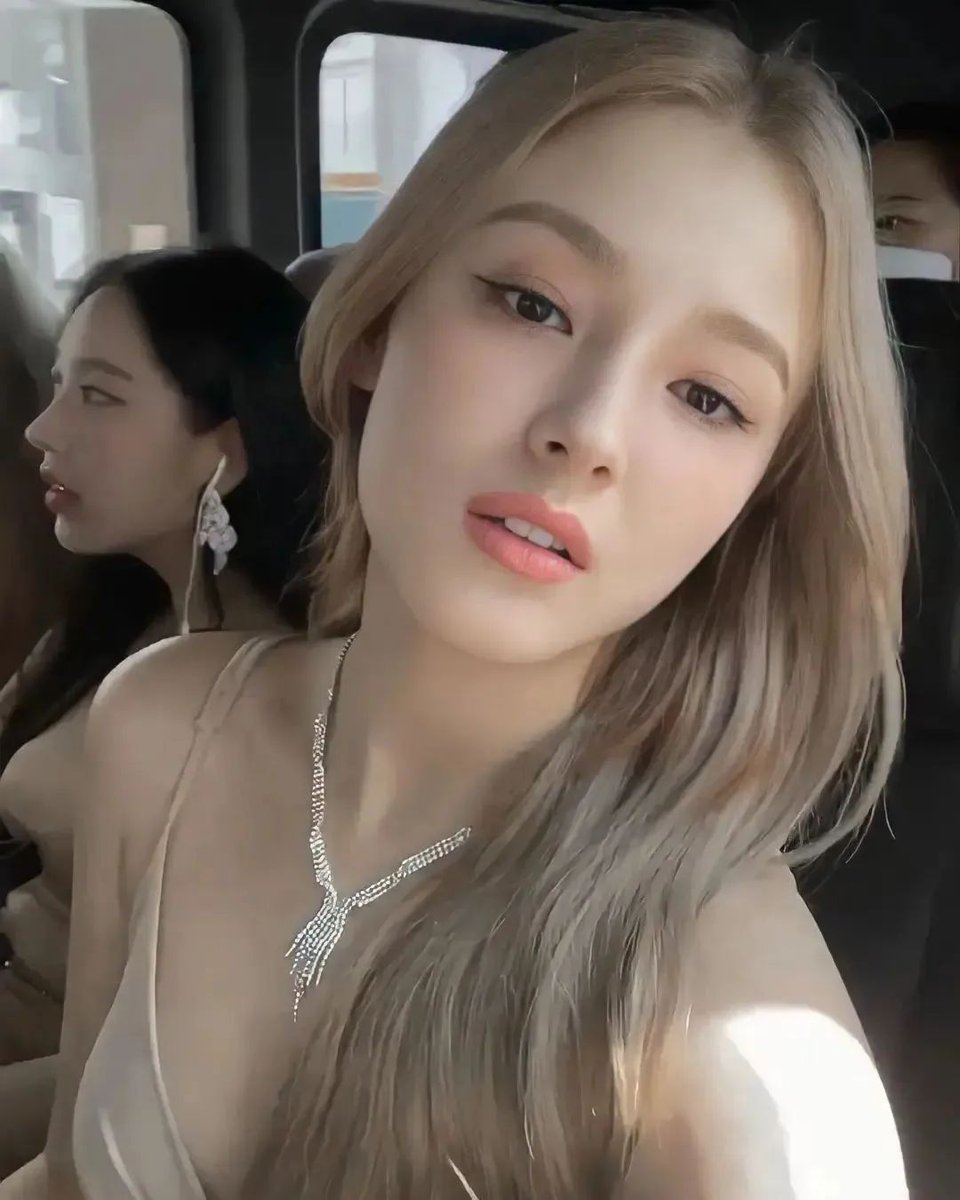 AzraTamara's tweet photo. #nancymomoland https://t.co/0kSYYOVggF