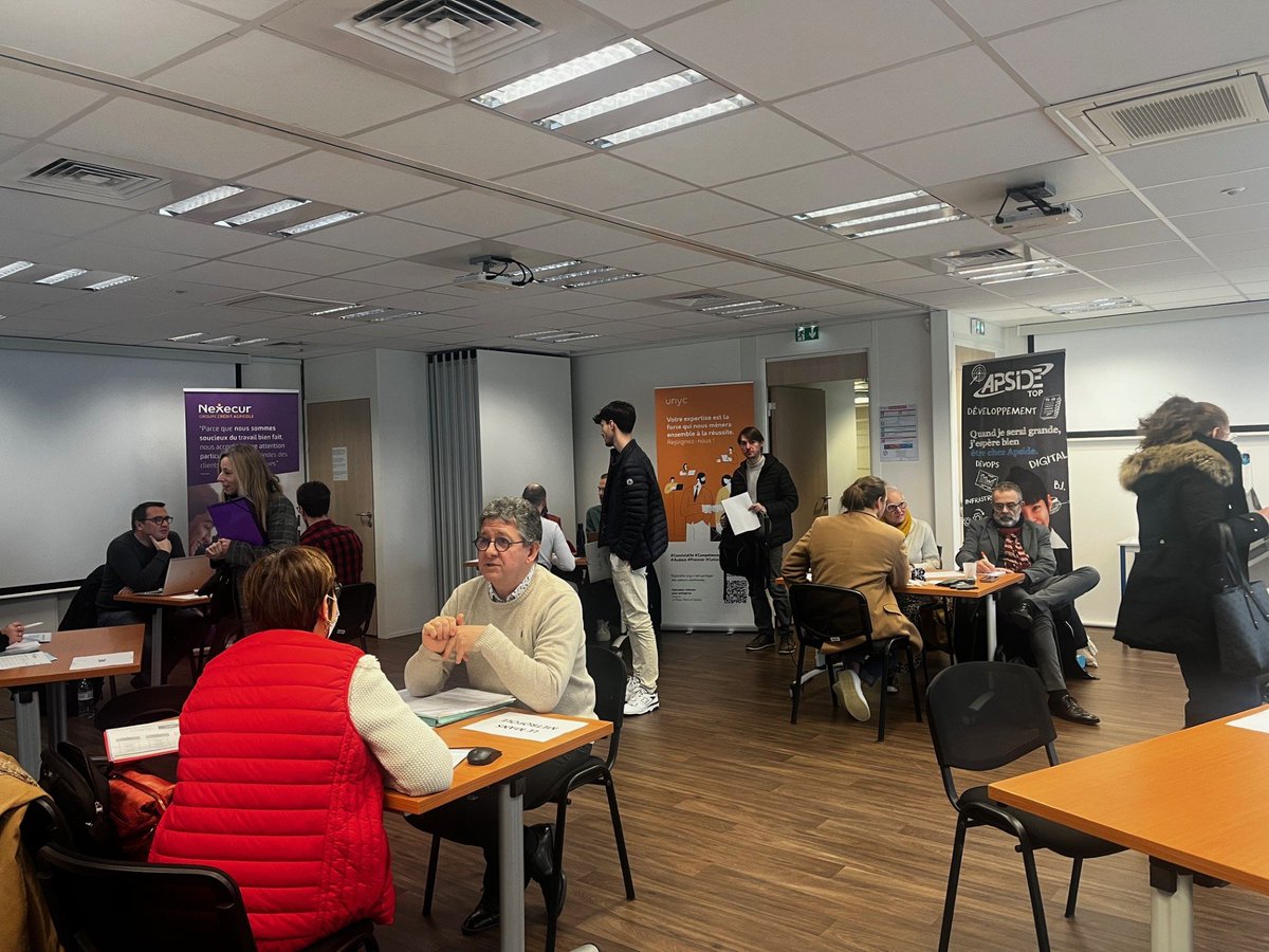 FTravail_PDL's tweet image. 💼‍Cet après-midi, à l'agence @FranceTravail Le Mans Gare se tenait un job dating spécial #Numérique.
41 candidats ont été reçus par #MIE @ApsideGroupe #UNYC @eKonsilio Le Mans Métropole et @nexecurrecrute pour des postes de technicien informatique, développeur et chef de projet.