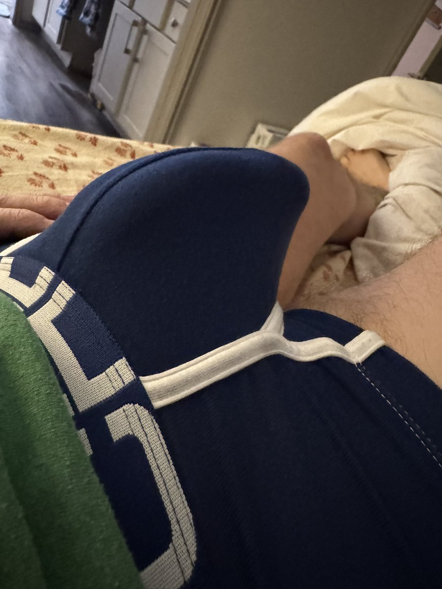 ig8808's tweet photo. I always wake up like this, it’s normal right? #underwear #GoodMorning #goodtimes https://t.co/9txF3Un5Ra