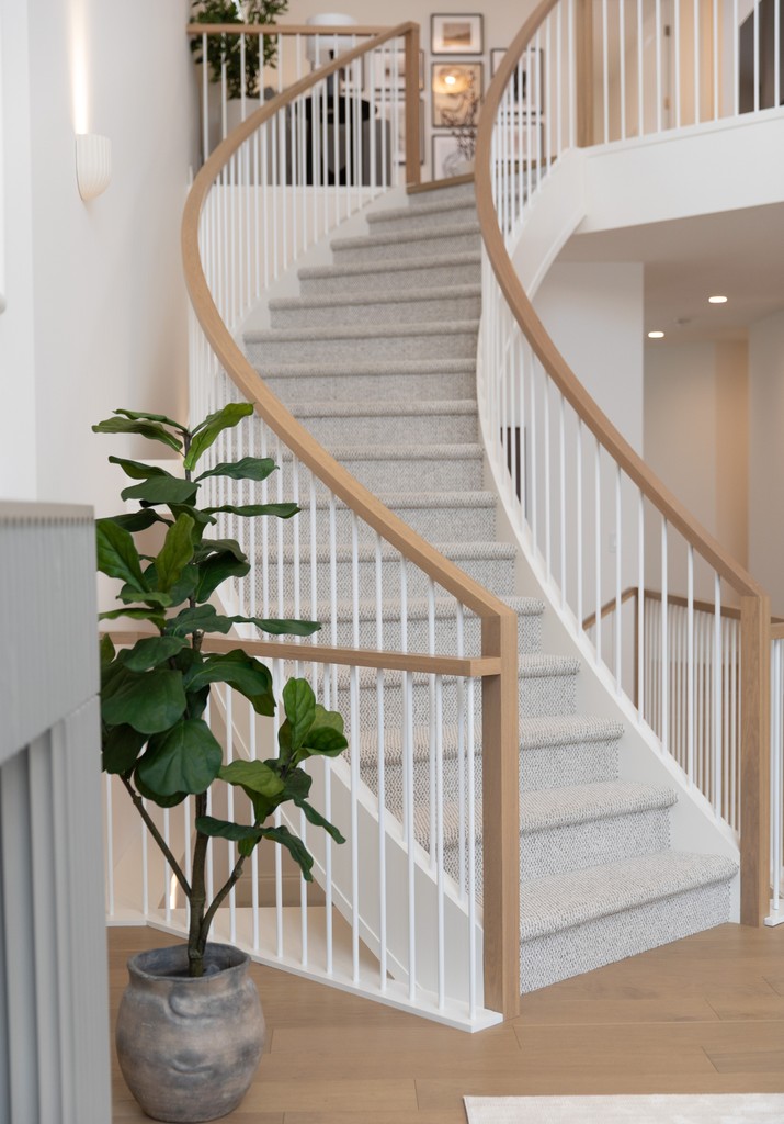 RCID_'s tweet image. 253 Aspen Estates - The staircase in this showhome is absolutely mesmerizing. We love the movement it brings to the space.

Interior Design: @rcid_
Build: @homesbyusltd
Photo: ⁠@shellardphoto

#yycdesign #architecturaldigest #yycevents #yychomes #interiors