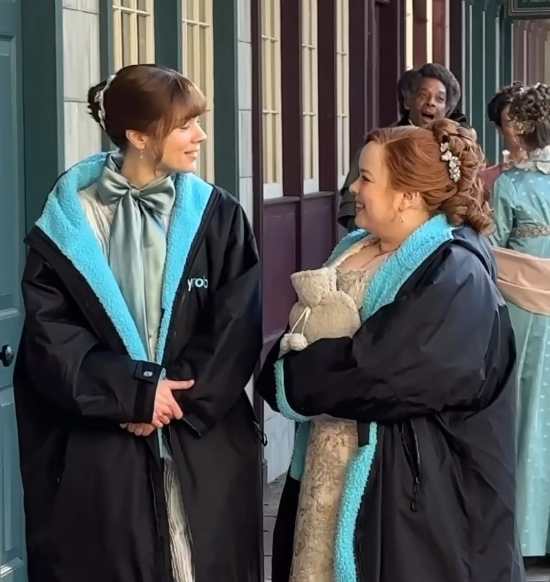 penIoise's tweet image. MY PENELOISE ASS JUST DEFROSTED WE'RE SO BACK IN TOWN Y'ALL