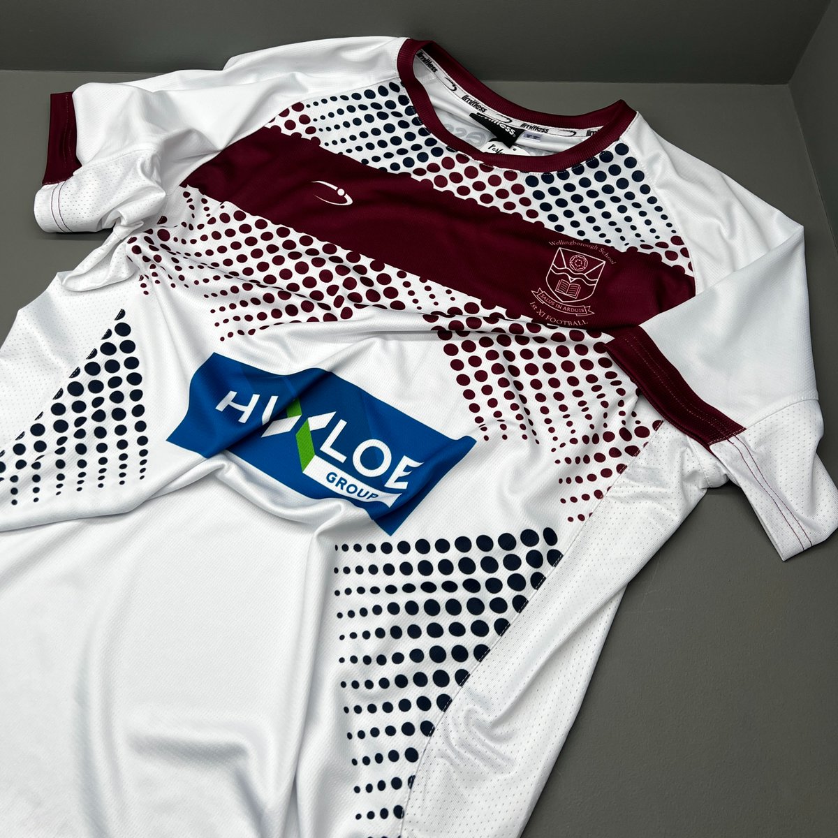 Limitlesskit's tweet photo. Our sublimated teamwear can be any colour and design you need. With bespoke artwork and high-quality fabrics, your kit stands out for all the right reasons. This shirt is for @wboroschool and we think it looks great!

#limitless #teamwear #limitlesskit #sportwear #schoolsports #design #sportskit