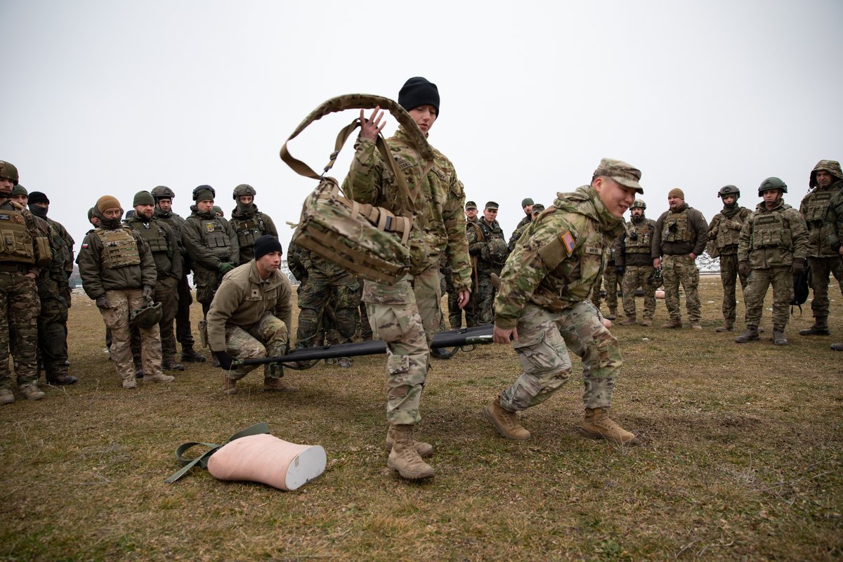 US_EUCOM's tweet image. Combat Life Saver!
Interoperability training is crucial to KFOR&apos;s mission of providing a safe and secure environment for all people living in Kosovo #WeAreNato #agileforces #readyandposturedforces #stronger together