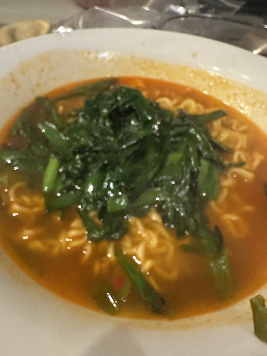 ２億円の挑戦
25時の辛ラーメンとは？