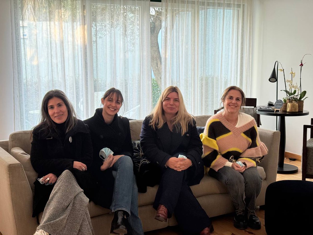 MyelomaEurope's tweet photo. MPEโs Linda Christopher and Valentina Christodoulidou visited the Associaรงรฃo Portuguesa Contra a Leucemiaยดs (#APCL) Patient Accommodation House!
This project supports patients travelling to Lisbon for treatment with:
Housing
Psychological support
Physical therapy
#MPEMember https://t.co/J145z1NON3