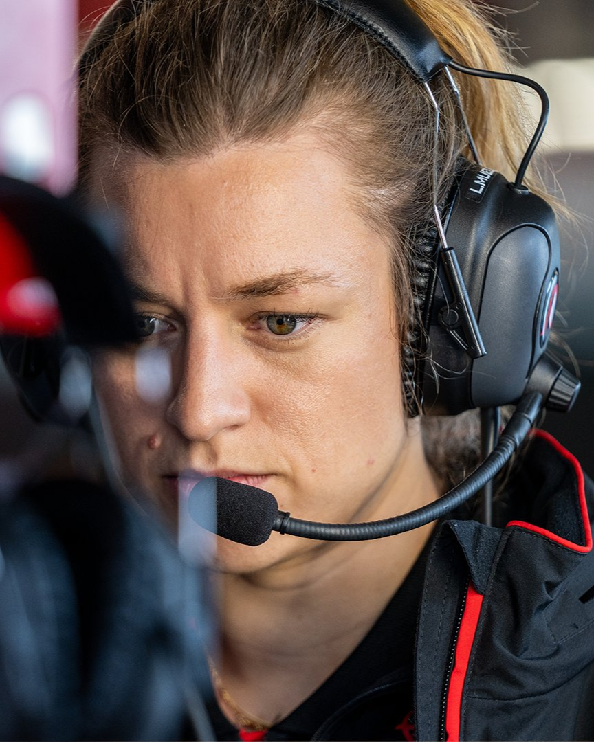 Laura Müller, your first female F1 race engineer 🙌

📸: F1

#WomenInMotorsport #F1