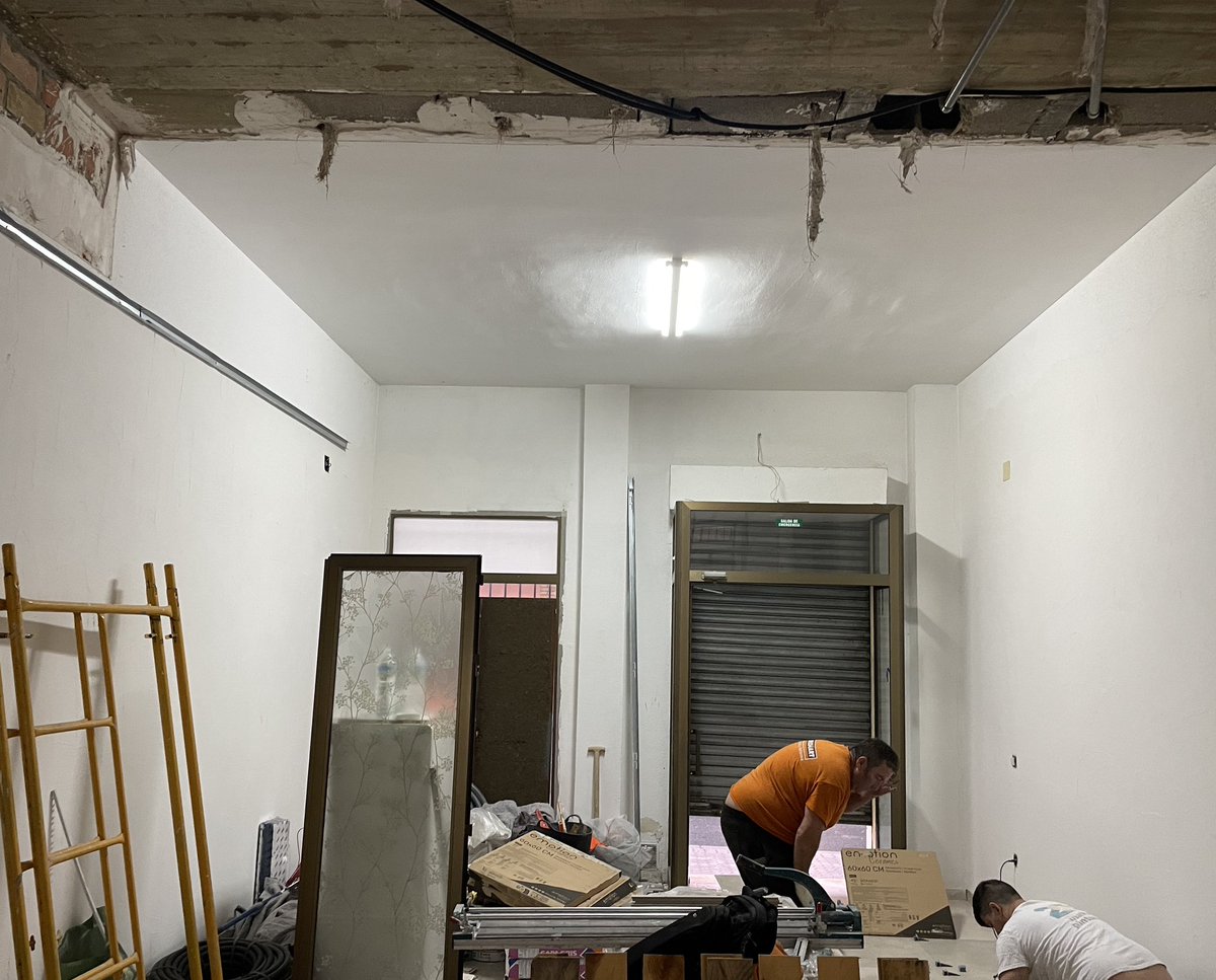 claveproyectos's tweet photo. Esta semana empezamos con la reforma de este local para clínica de podología en Bellavista, Sevilla #reformas #locales #licenciasdeactividad #podología #arquitectura #direcciondeobra #claveproyectos https://t.co/OGpG5SfWPN
