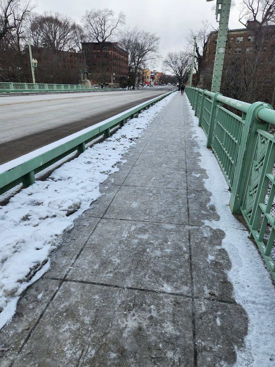 VeraMF11's tweet photo. @maustermuhle This was the bridge over the Klingle Valley Trl yesterday. Hopefully it is better today https://t.co/EWUkepdUC8