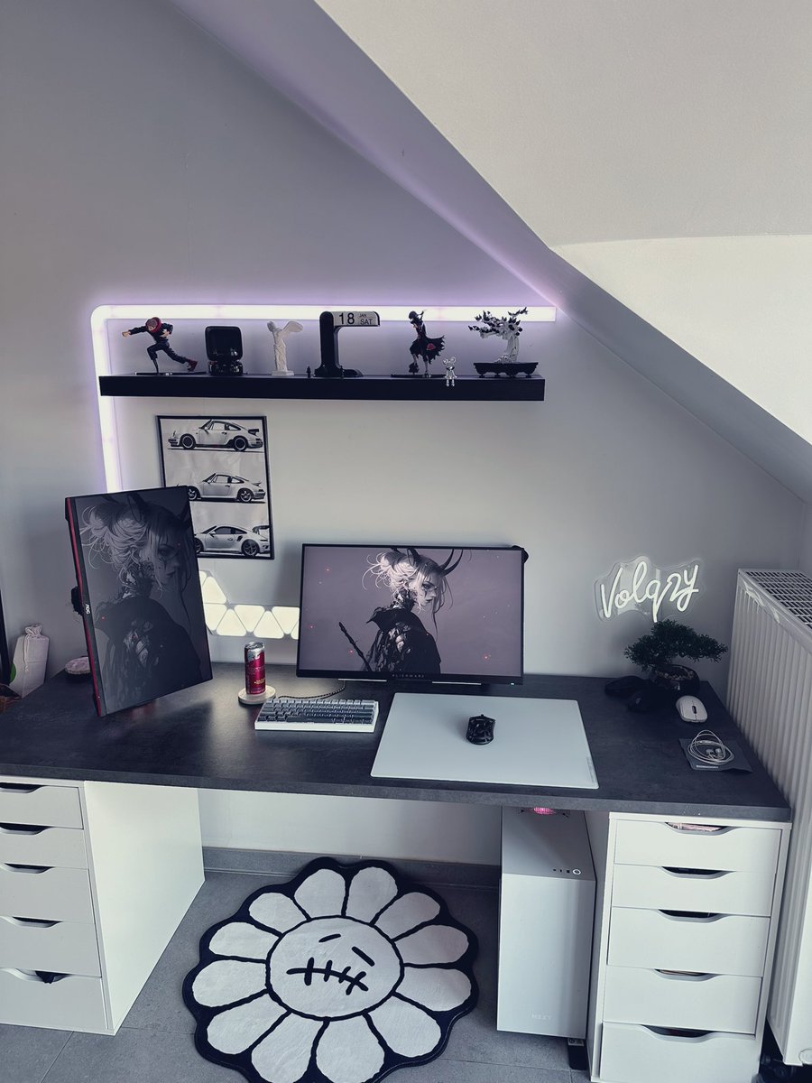 Volqzy's tweet photo. Black and white setup feels diff https://t.co/crutyPuNYK