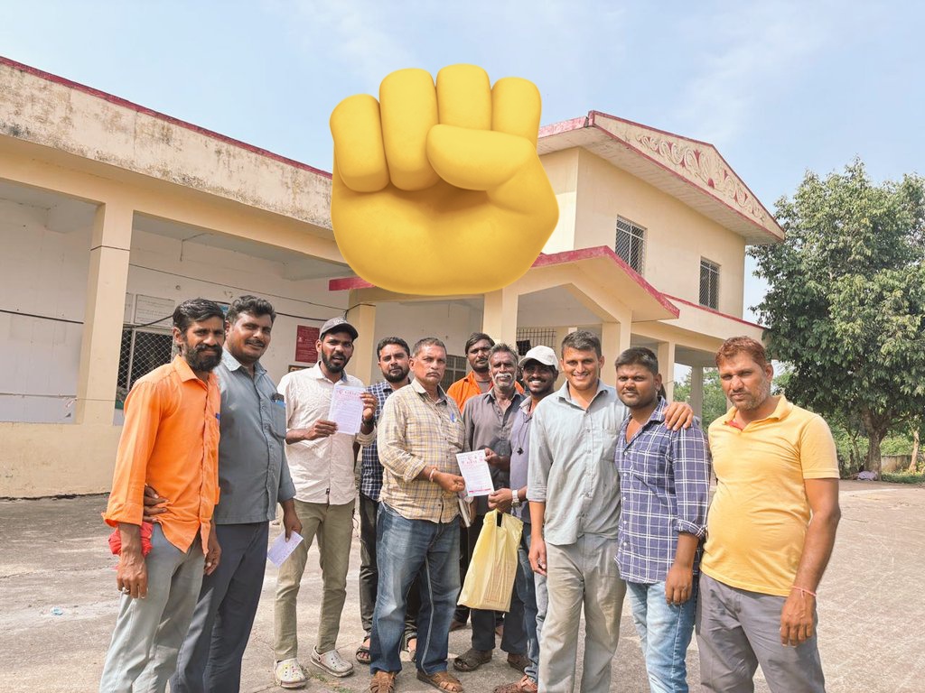 Chandan_Railway's tweet photo. ✊✊LDCE देना होगा ✊✊
                            ✊✊देना होगा देना होगा✊✊

#Justice_For_Trackman #Ldce_Open_To_All
@Chandan_Railway
@RahulGandhi @PMOIndia  @AshwiniVaishnaw @LabourMinistry @INCIndia https://t.co/Q2e8ee0XrA