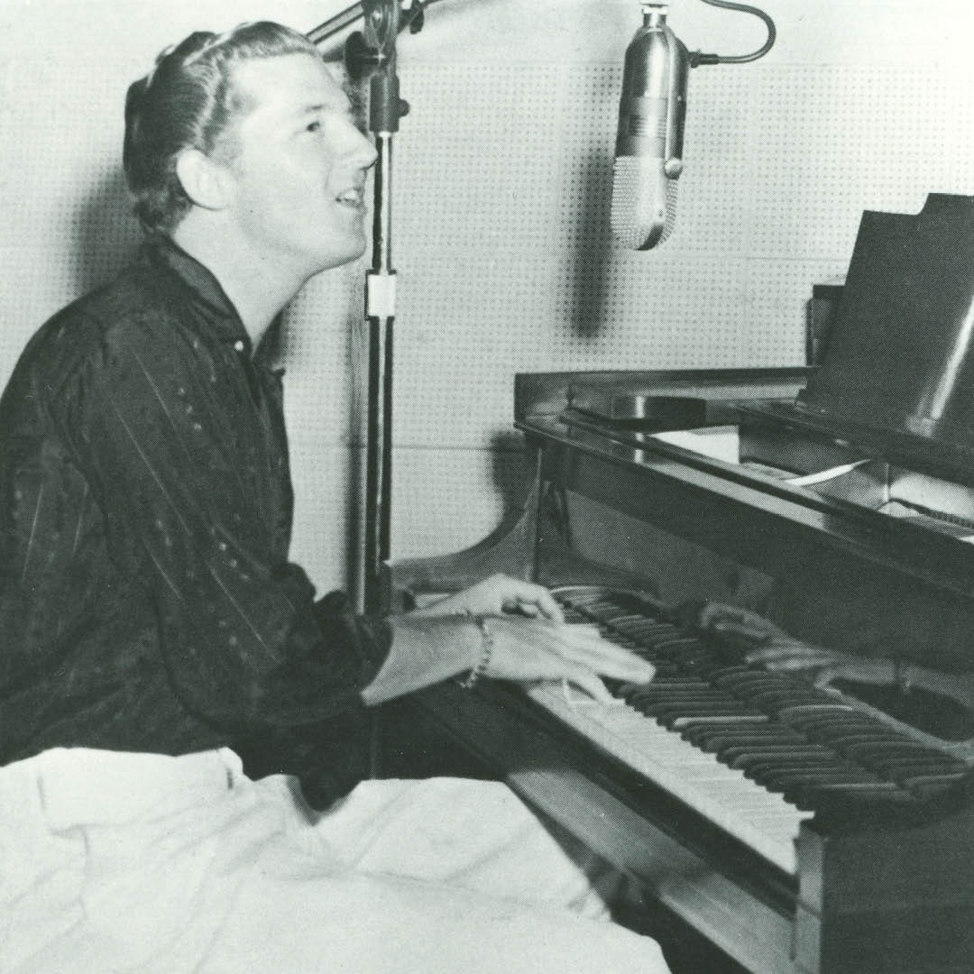 Born in the small town of Ferriday, Louisiana, Country Music Hall of Fame member <a href="/JerryLeeLewis/">Jerry Lee Lewis</a> first came to prominence as an explosive rockabilly showman. Between 1968 and 1981, he had thirty-four Top Twenty country hits.

Read more: countrymusichalloffame.org/hall-of-fame/j…