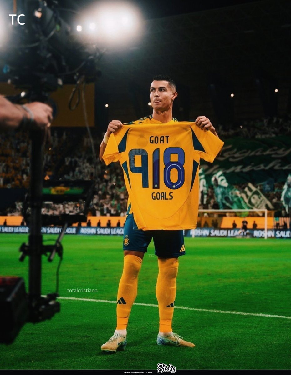 totalcristiano's tweet image. 🚨 BREAKING: Cristiano Ronaldo is 82 goals away from 1000 CAREER goals.