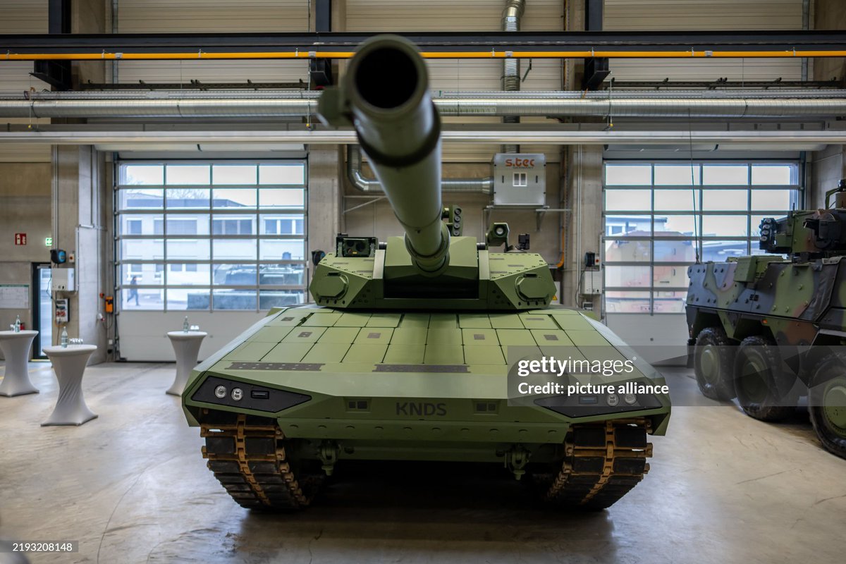 https://www.gettyimages.pt/detail/fotografia-de-not%C3%ADcias/january-2025-hesse-kassel-a-leopard-2-a-rc-3-0-fotografia-de-not%C3%ADcias/2193208148?adppopup=true