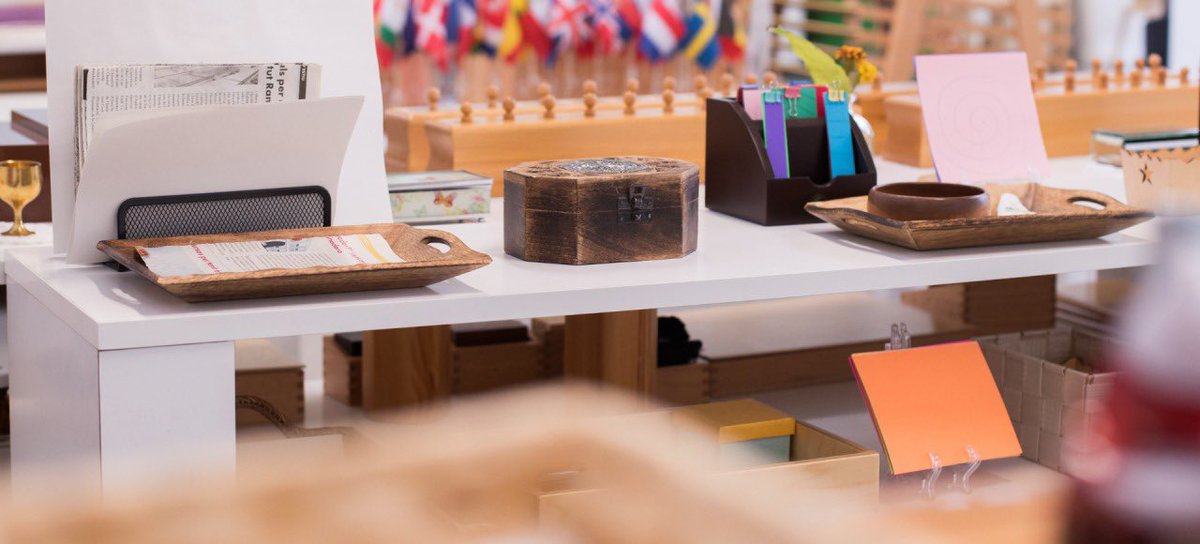 espaisinfantil's tweet photo. 📣 Vols formar-te en la Pedagogia Montessori? La Universitat de Vic t’ofereix un Curs d’Expert en Pedagogia Montessori. Guia AMI 3-6 anys. Pots consultar tota la informació: https://t.co/PSJczS0XoL https://t.co/cccr6291RX