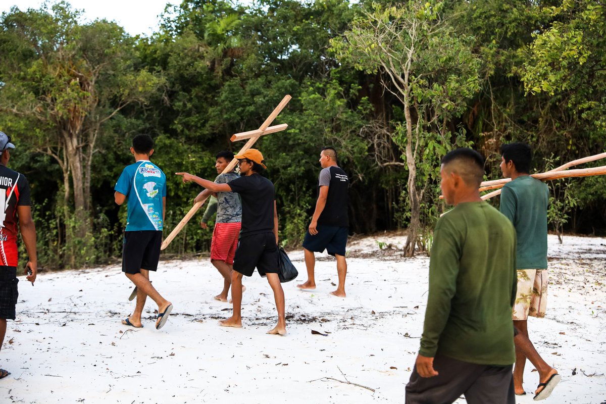 AmazonVida's tweet photo. SURVIVOR: Church Edition
160 young people come together on an island on the Uaicurapa River for an amazing retreat! The next generation is excited about God. https://t.co/dUu6wO34ts