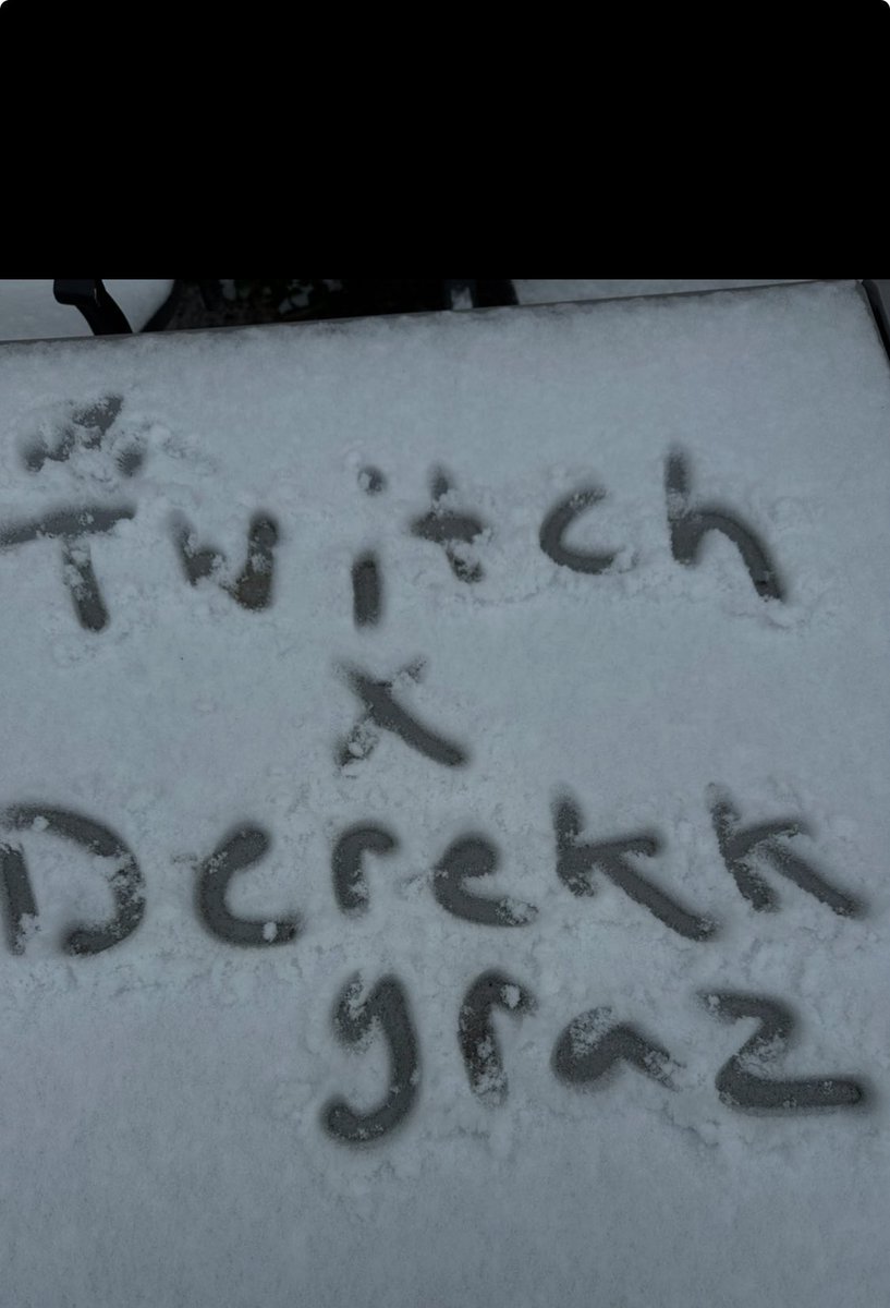 Derekgrazedits's tweet photo. My goats/bestie! @derekkgraz @bellaraaz :):)❄️❄️🌨️🌨️ https://t.co/ewezXEkt0X