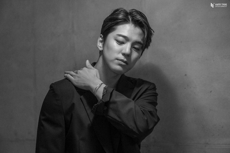 borderflame's tweet image. ᅠ

ᅠ𝘏𝘌𝘙𝘌 𝘛𝘏𝘌𝘖𝘋𝘖𝘙𝘌 𝘈𝘙𝘈𝘒𝘈𝘞𝘈 𝑾𝑨𝑺;  whining about 𝒉𝒐𝒘 𝒅𝒓𝒂𝒎𝒂𝒕𝒊𝒄 
ᅠmy own 𝒎𝒊𝒔𝒆𝒓𝒚 was.     The 𝗂͟𝗋͟𝗈͟𝗇͟𝗒?    Totally
ᅠ𝒍͟𝒐͟𝒔͟𝒕͟  ͟ 𝒐͟𝒏͟  ͟ 𝒎͟𝒆͟ or you.

ᅠ