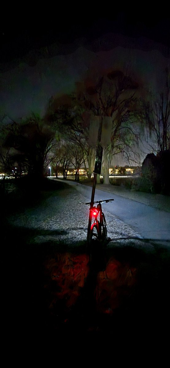 LGM293316321832's tweet photo. @faustocoppi60 #HappyBlueMonday by bike! https://t.co/ndLZCvipDX