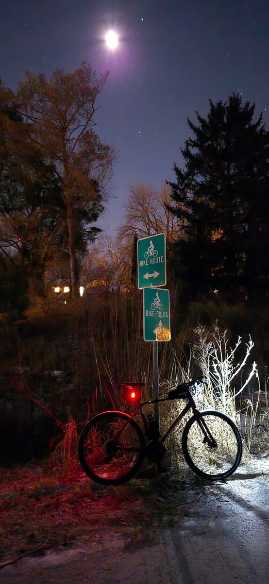 LGM293316321832's tweet photo. @faustocoppi60 #HappyBlueMonday by bike! https://t.co/ndLZCvipDX