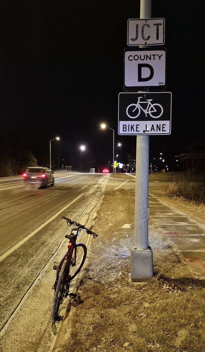 LGM293316321832's tweet photo. @faustocoppi60 #HappyBlueMonday by bike! https://t.co/ndLZCvipDX