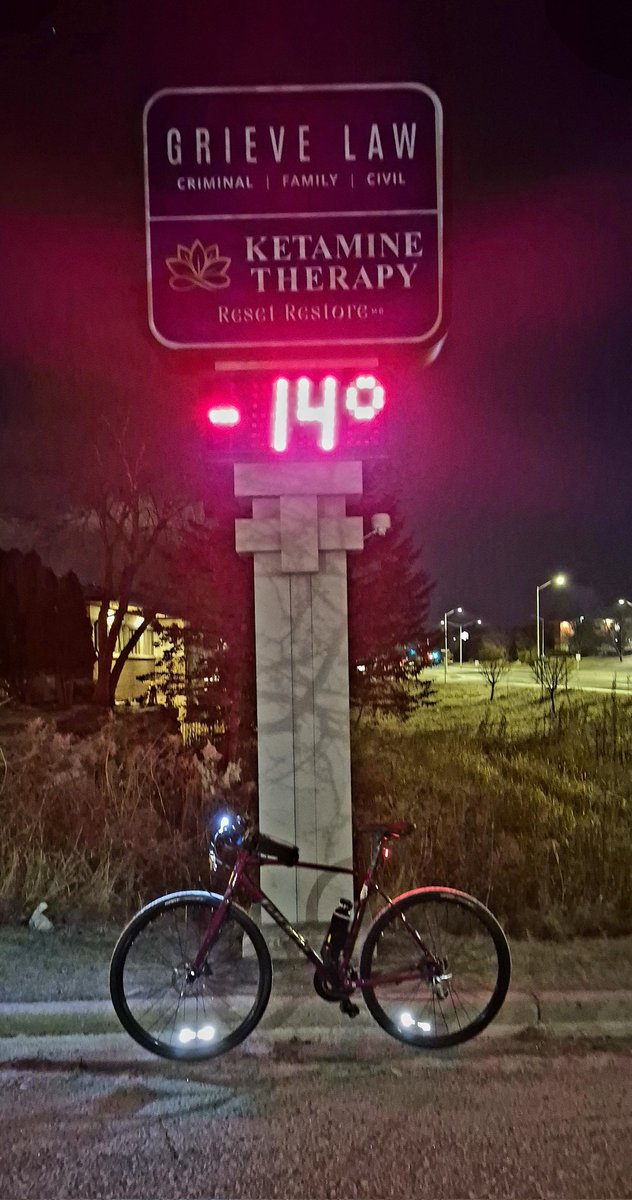 LGM293316321832's tweet photo. @faustocoppi60 #HappyBlueMonday by bike! https://t.co/ndLZCvipDX