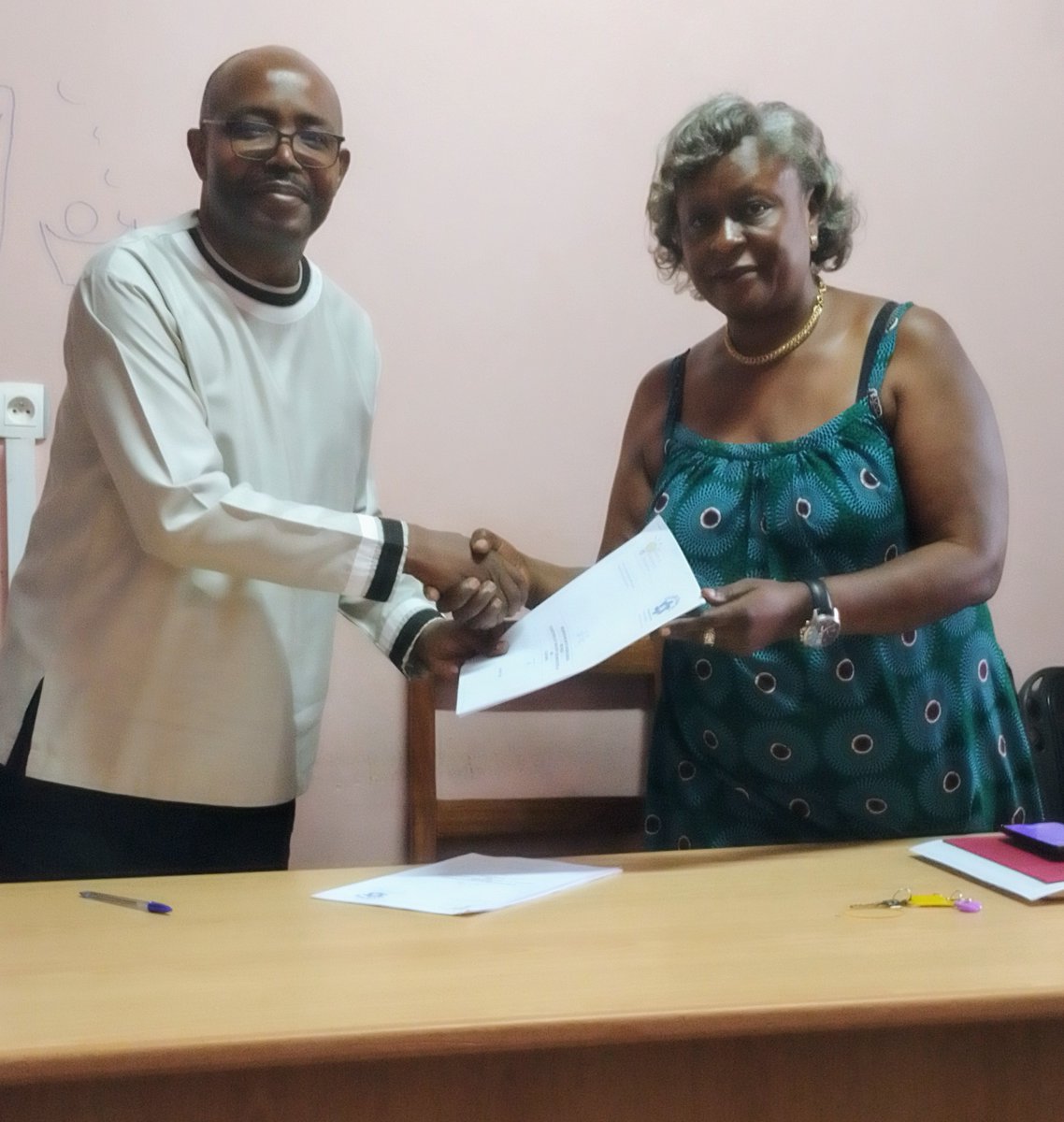 RusineAlexis's tweet photo. NAWE HANGA AGASHYA . Today on 21.1.2025, a MoU was signed between CLUB RAFIKI and Centers of Creativity and Innovation Ltd-CCI with the purpose of equipping youth with creativity and innovation skills required to succeed in their career. Together for a creative young generation. https://t.co/NAutrmQgKo
