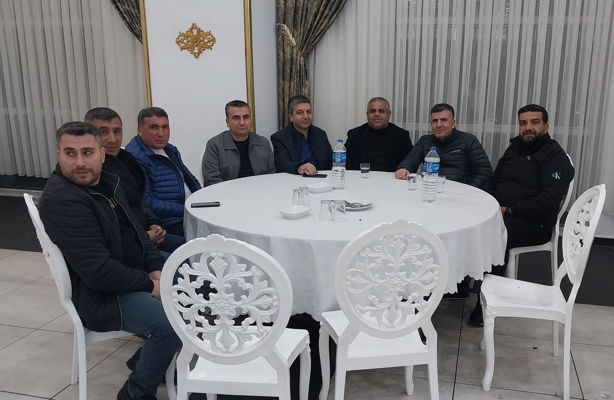 Hazro Terdöken (şığan ) köyünden 
UYANSIZ  Ailesi’nin mutlu günü olan Yasemin ve Cemil kardeşlerimizin düğün törenine katıldık
Genç çifte bir ömür boyu mutluluklar diliyorum.