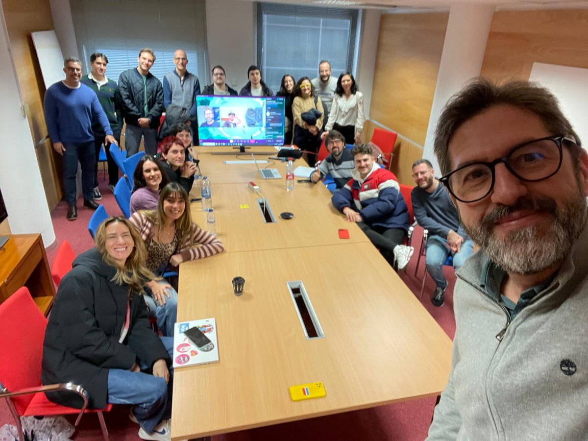 Un lujo haber podido conocer al brillante equipo del <a href="/lab_rtvees/">El Lab ⭐</a> ¡Gracias!