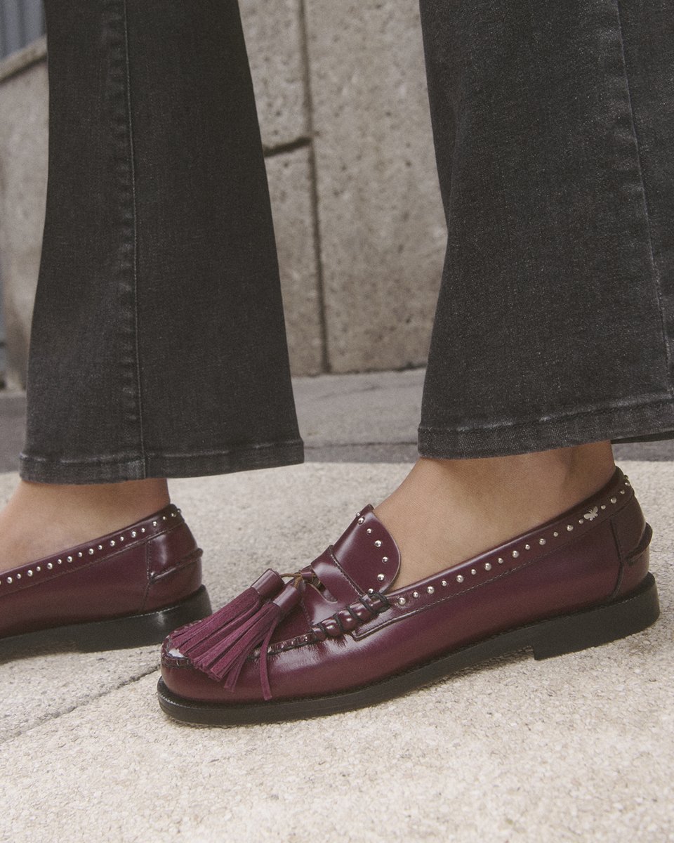weekendmaxmara's tweet image. Modern classic. Adorned with #WeekendMaxMara butterfly studs, Sebago’s iconic penny loafer is reimagined in the first of our collaborations to come. ⁠See more at: l8r.it/ZyDe. #AWeekendWithSebago