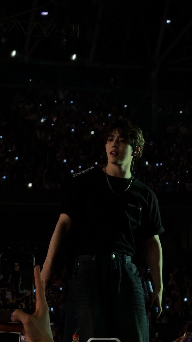 sounds_of_cheol's tweet photo. how can someone be so attractive https://t.co/6ZDYrySfwR