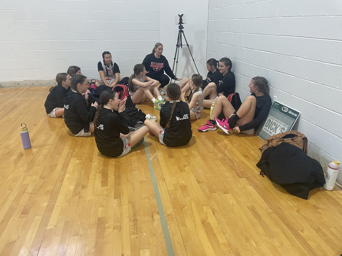 WAYouthHoops's tweet photo. We are so proud of our 6th graders effort this weekend! They continue to grind each and every game and show focus, heart and teamwork on the court ! Keep showing up for each other ladies! 🏀❤️@WAgirlshoops https://t.co/7e3XhUXKgI