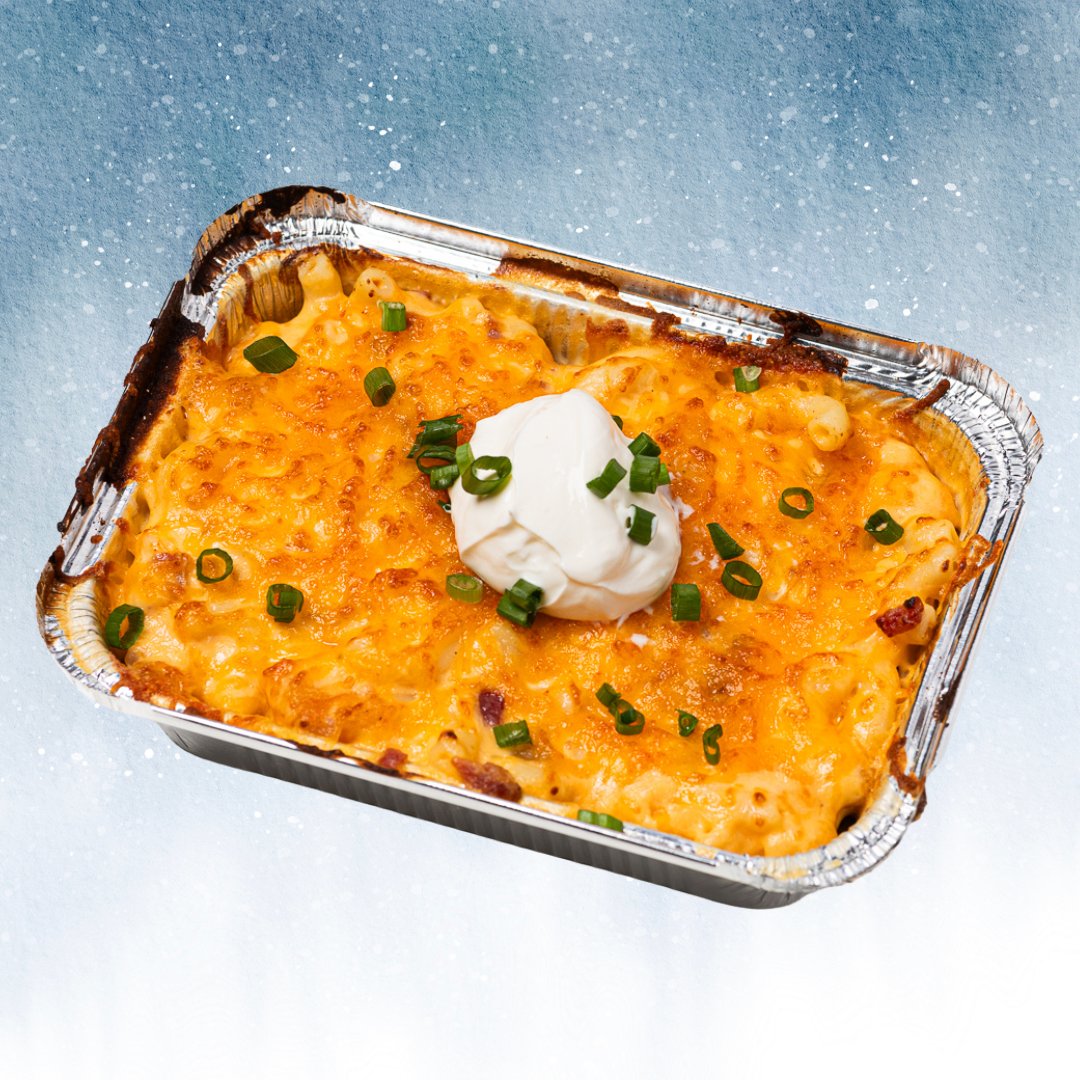 eatmacshack's tweet photo. Guns n' Roses combines two of our favorite winter comfort foods: mac + cheese and a loaded baked potato! Come warm up with a taste of crispy bacon, home fries, shredded cheddar, sour cream, and fresh chives ❄️ https://t.co/6s4WwgqkOx
