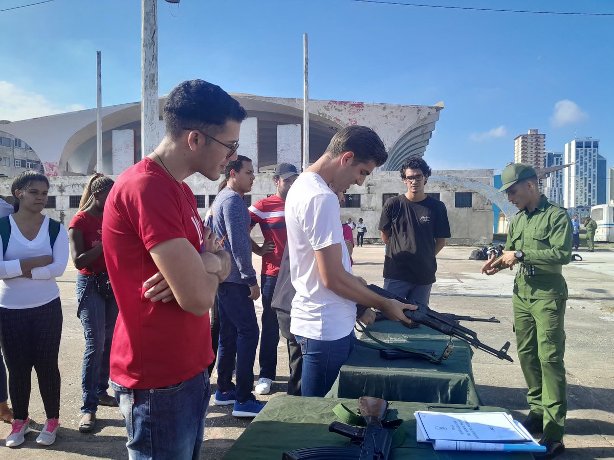 Hoy el <a href="/ISRICuba/">ISRI Cuba</a> está #Bastión2024, con participación masiva, los estudiantes del Instituto demuestran las habilidades adquiridas en su paso por el #SMG en la Brigada de la Frontera en #Guantánamo #Cuba

#OrgulloISRI
#DeLaTallaDeRoa