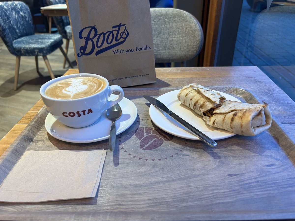 RyRyHarri's tweet photo. Little rest day treat post haircut 💇🏼‍♂️ https://t.co/eFqiqWNFN2