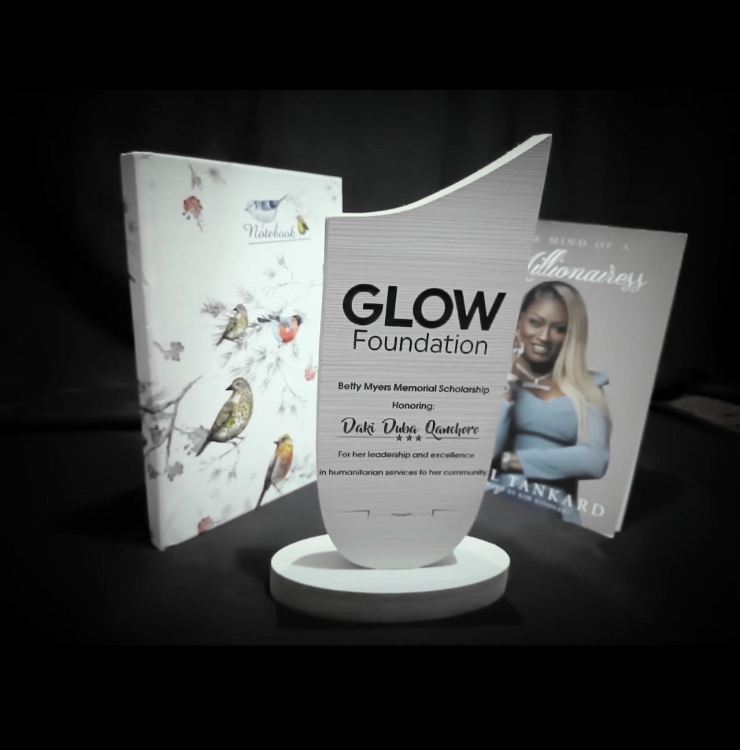 DakiDuba's tweet photo. The Award!!!🤩🥳
It was such a profound honour to receive the Betty Myers Award through GLOW Foundation Global  for leadership and excellence in humanitarian services to my community.

Meeting the remarkable Dr. Amy was a highlight &amp; truly appreciate the powerful recognition🙏 https://t.co/zQR7o2HouL