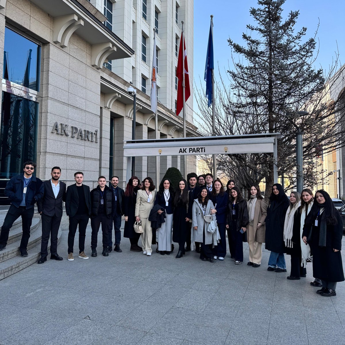 UniakGM's tweet photo. ÜniAK'ta Bugün✨️😎

Gençlik Kolları Başkan Adayımız @avyusufibis ve Mv. @ZehraNurAydemr
ile Bilgi Üniversitesi Uluslararası İlişkiler Topluluğu'nu 📍Ak Parti Genel Merkezi'mizde ağırladık.

Ne diyorduk 👉🏻 “Gençlerin partisi, ‘AK Parti’ 🤩🚀”

@eyupkadirinan
@mucahidsuleyman https://t.co/IqOlv16vyX