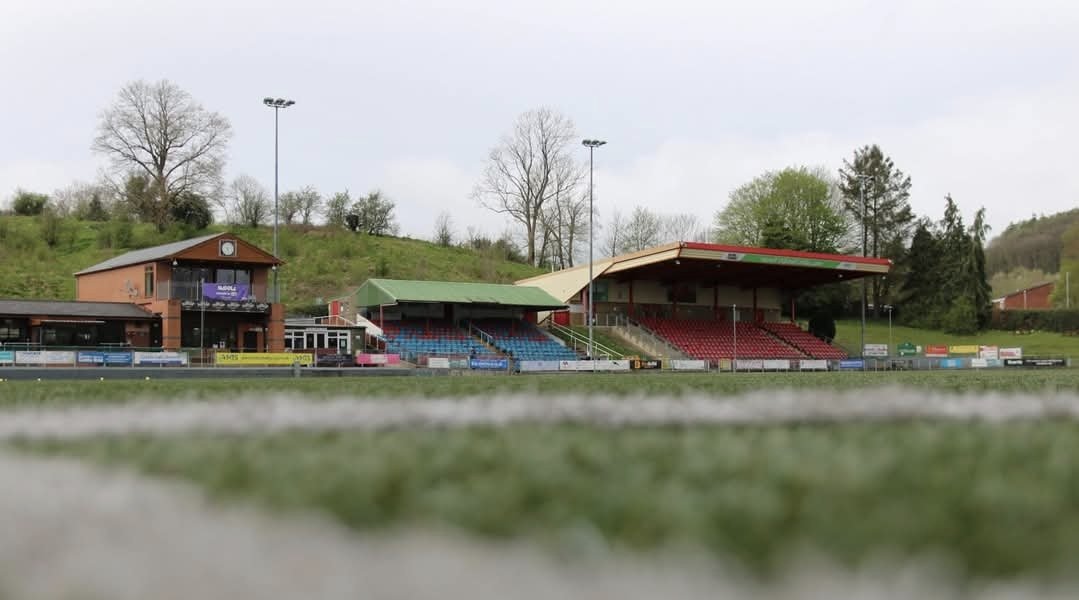 Ryanjones830's tweet photo. @fooballcymru @_The72 @NewtownAFC https://t.co/SzYbSO6xx7