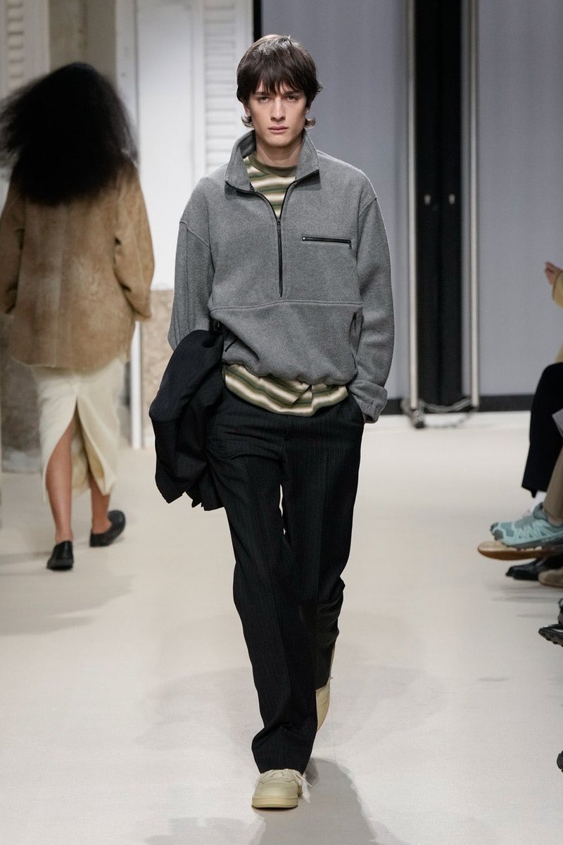 AURALEE 25AW ダークトーンかつ男性性を強調するようなデザインが