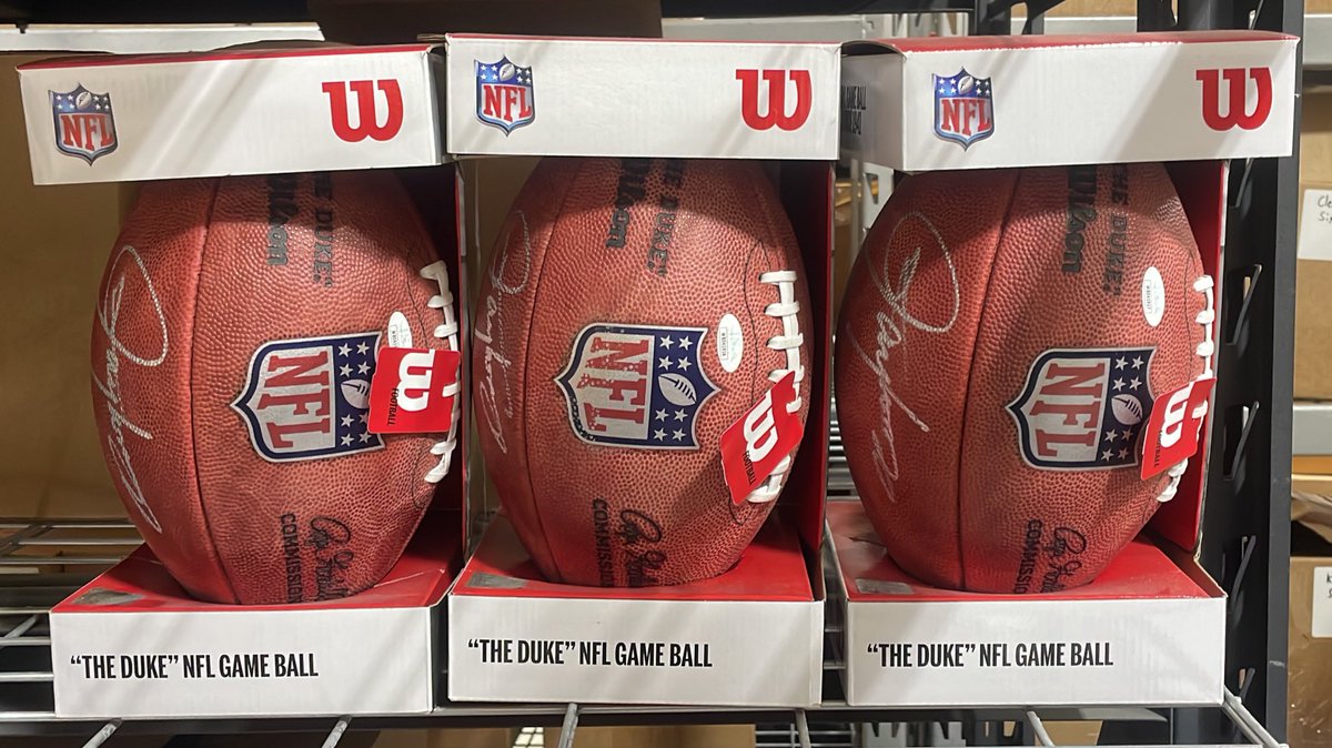 RealBFLFootball's tweet photo. 🚨 GIVEAWAY ALERT 🚨

The BFL is giving away 3 game-used Duke Salvador Booty Bowl Footballs! 🏈 

To enter:
Comment your favorite Duke Salvador moment!

Good luck! 🎉 https://t.co/Zn9MmsnVbi