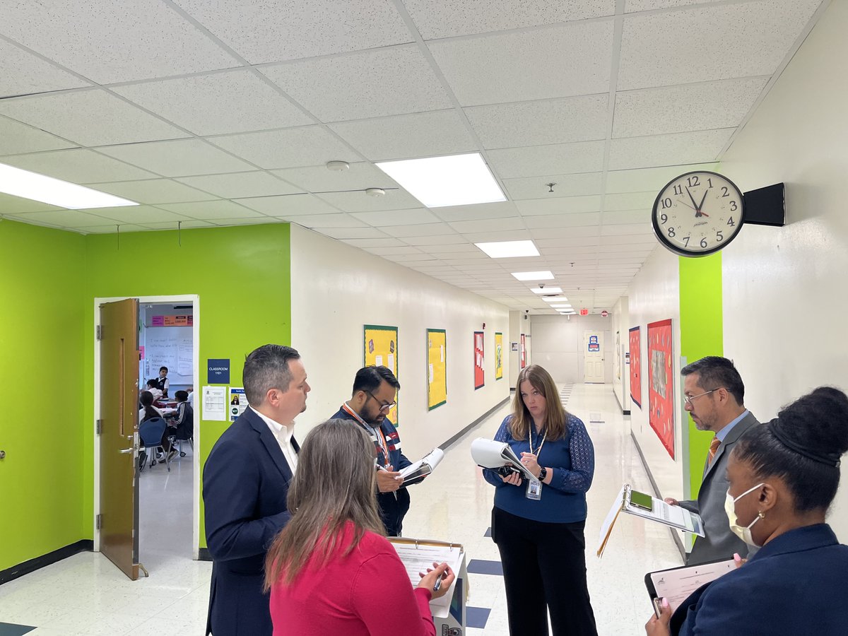 BresDallas's tweet photo. @Dallasschoolsโ @Marcus_Mustangs leaders walked classes collecting data on students' time on task and giving #realtimecoaching. They're working with @BresDallas to achieve campus-wide 90%+ on-task student behavior! Increasing time on task increases #studentachievement! https://t.co/El0ez93CVA