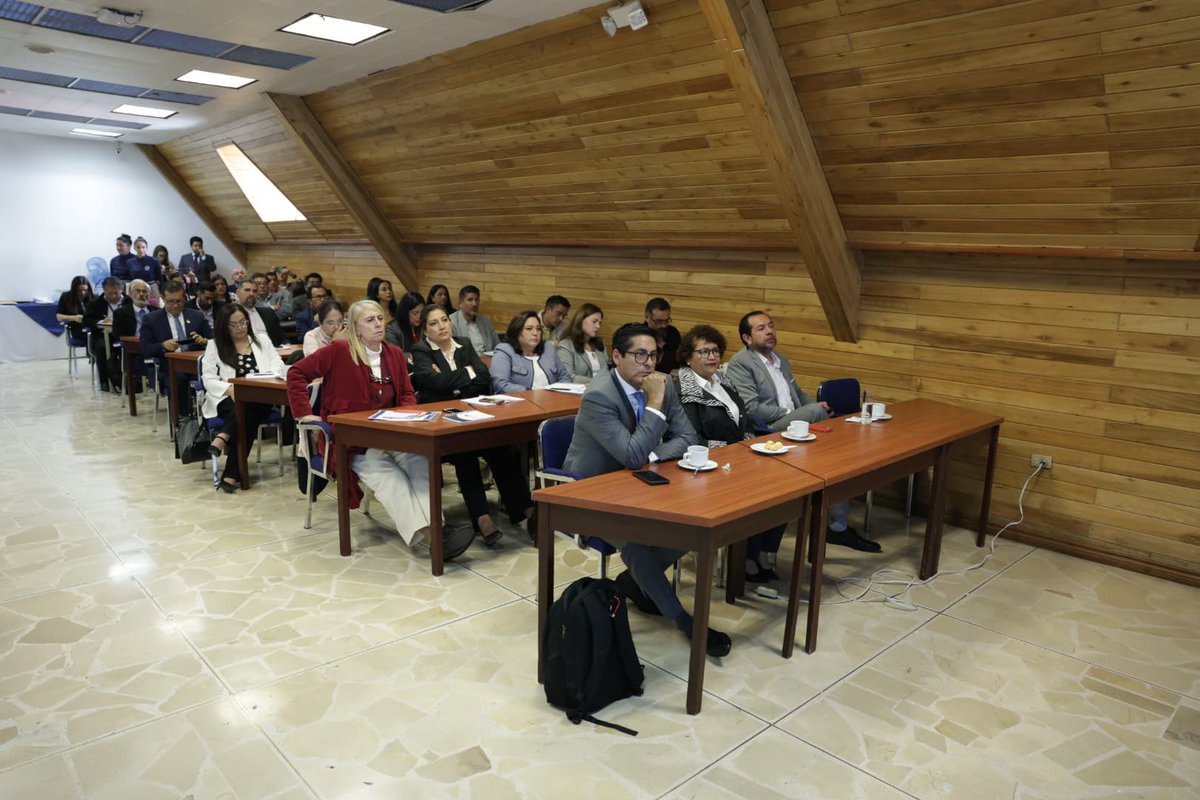 PabloBeltran_A's tweet photo. 🗣️| Desde el @ces_ec, en colaboración con la Asociación Europea para la Acreditación de la Educación en Ingeniería (ENAEE), nos reunimos con rectores, vicerrectores y representantes de instituciones de educación superior del país para analizar el impacto y los beneficios de la acreditación internacional en ingeniería. 

🧑🏻‍💻👷🏼‍♂️👷🏻👩🏻‍💻Este proceso no solo fortalece la calidad educativa, sino que también posiciona a nuestras instituciones y carreras en un contexto global altamente competitivo.

✅ La acreditación internacional es un paso fundamental para garantizar estándares de excelencia que beneficien a nuestros estudiantes, profesionales y la sociedad en general.

🙌🏻 Agradezco al profesor José Carlos Quadrado, presidente de ENAEE, por su presencia y aportes que enriquecen nuestra reflexión sobre los estándares internacionales en la educación en ingeniería y a la @UTEoficial por su hospitalidad para este importante encuentro. 

¡El compromiso con la educación superior de calidad sigue siendo nuestra prioridad!